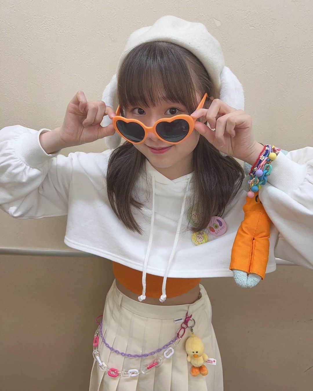 新倉愛海のインスタグラム：「ライブ楽しかったぁぁぁ！！！ 今日限定？かもしれない衣装ちゃん🥰✨ ⁡ #アプガ2 #idol #衣装 #ベレー帽」