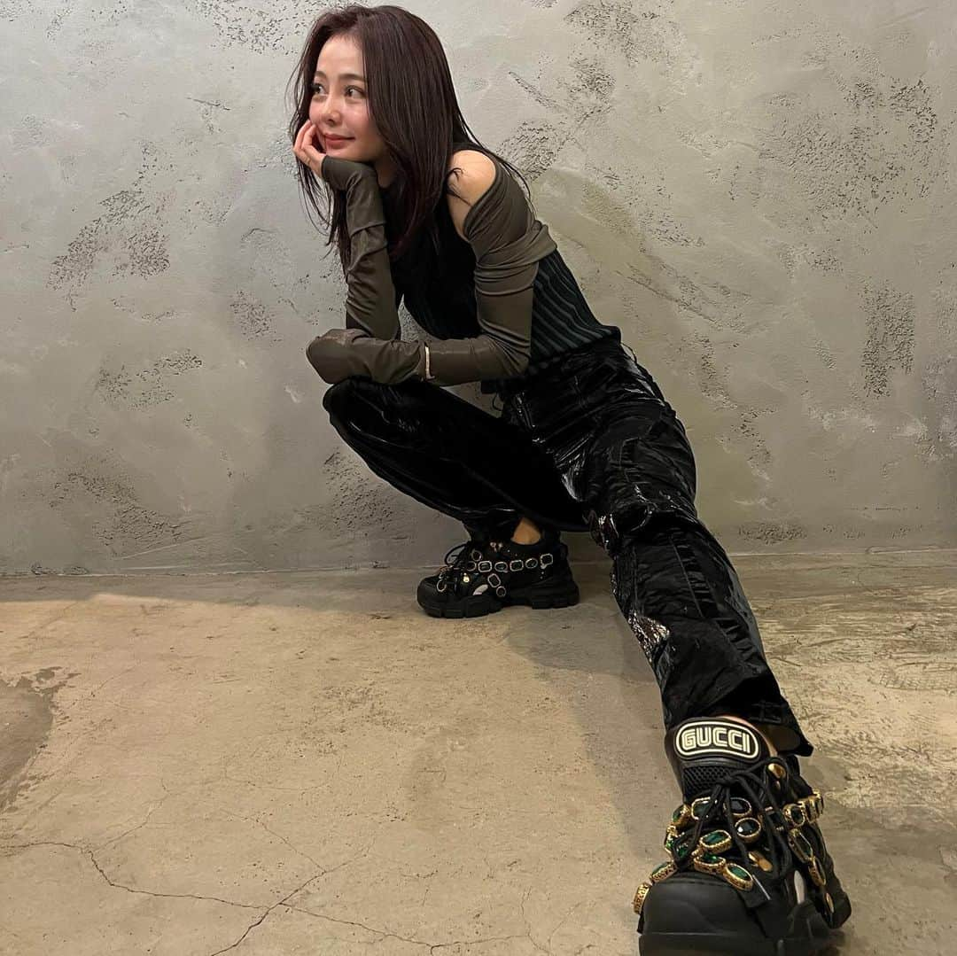 fuka3さんのインスタグラム写真 - (fuka3Instagram)「🔴♡🟤 . . . #1017alyx9sm #rickowens #rickowensdrkshdw  #gucci #アリクス #リックオウエンス  . 8cmくらいカットして #チャンモリ は短めに #カラーはレッドブラウン  入れてもらった💯 . #いつも綺麗に撮ってくれてありがとう」4月8日 22時43分 - fuka3