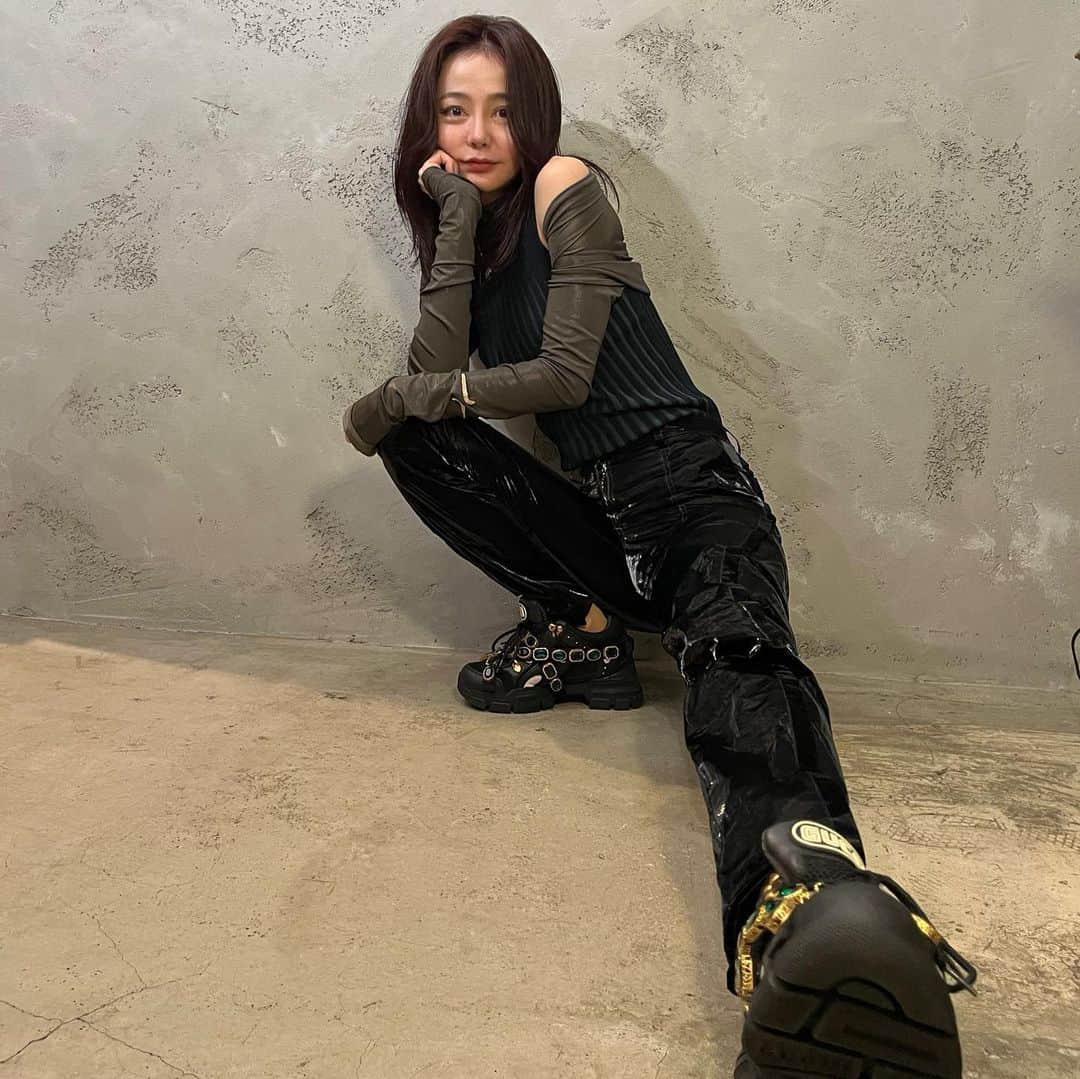 fuka3さんのインスタグラム写真 - (fuka3Instagram)「🔴♡🟤 . . . #1017alyx9sm #rickowens #rickowensdrkshdw  #gucci #アリクス #リックオウエンス  . 8cmくらいカットして #チャンモリ は短めに #カラーはレッドブラウン  入れてもらった💯 . #いつも綺麗に撮ってくれてありがとう」4月8日 22時43分 - fuka3