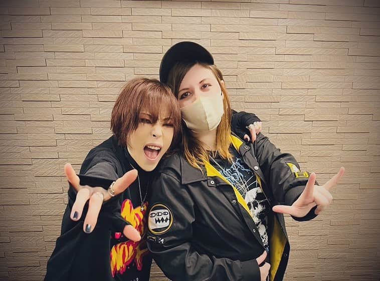 のインスタグラム：「My precious friends who made #NOTHING_BUT_NOISE a dream come true.  最高の仲間と叶った今日の夢。 Let's keep rocking on.  #DEMONDICE #KIHOW #アンダーバー」