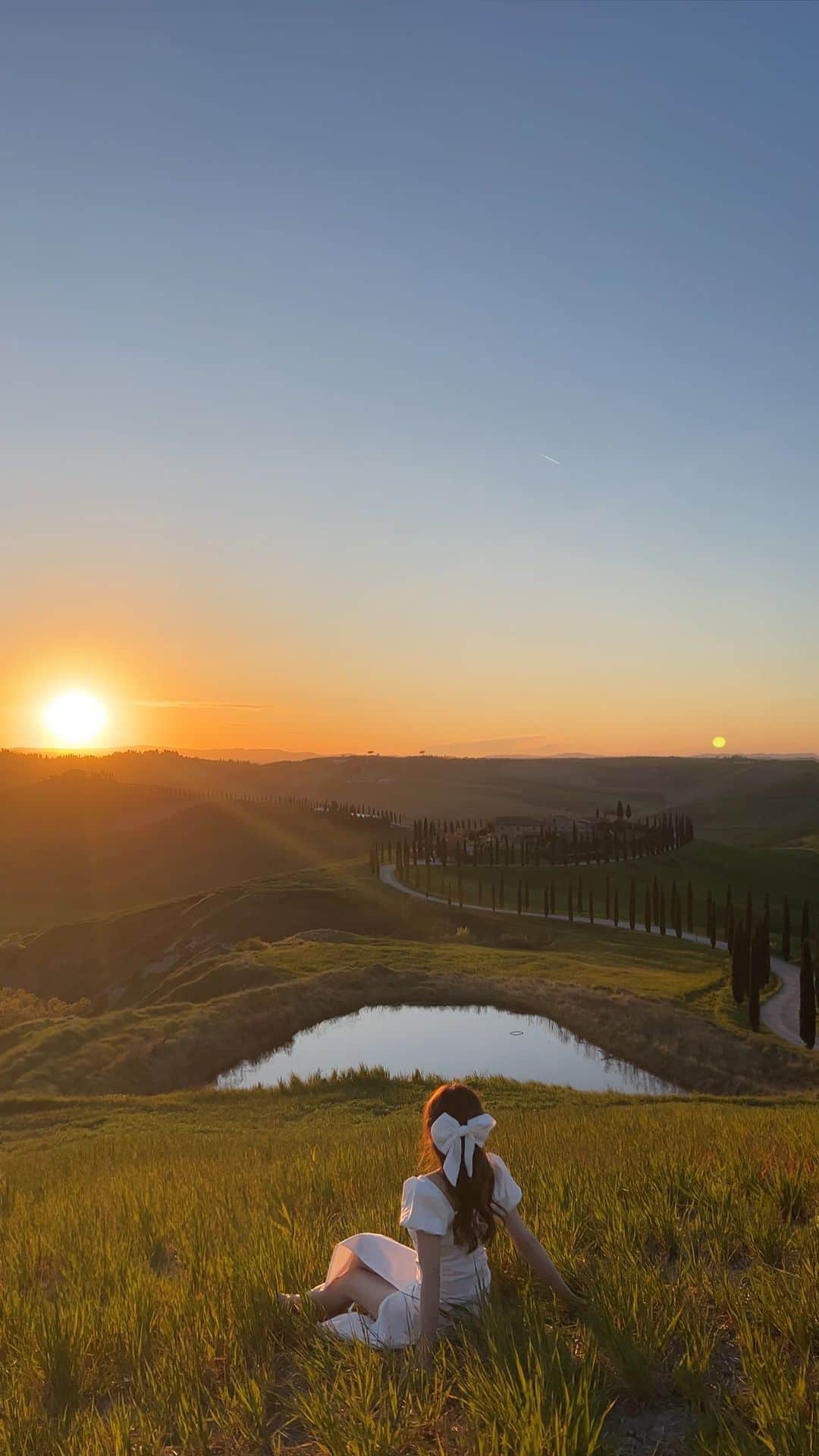 Giann Chanのインスタグラム：「Tuscany is a place that has been on my bucket list for years, I've waited so long for this moment and it's everything I hoped it would be. (Expect the winds )  #Tuscany #Italy #Europe」