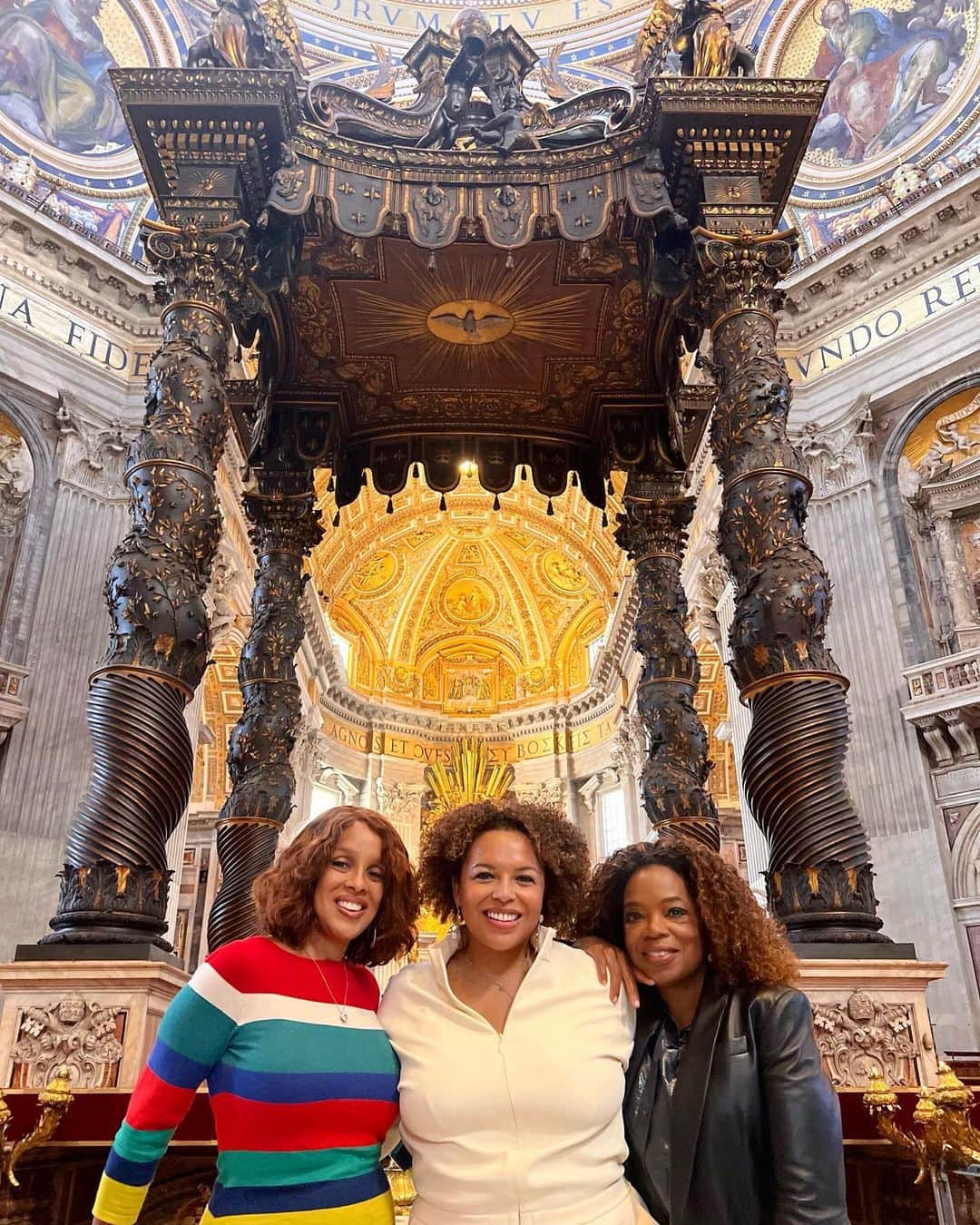 オプラ・ウィンフリーのインスタグラム：「Happy Easter from Vatican City 🙏🏾 @gayleking @kirbybump」