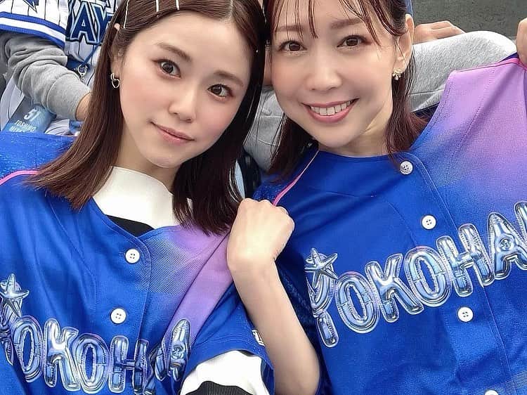 長谷川ゆうのインスタグラム：「. . 人生初の横浜スタジアム⚾️ ゆかちゃんありがとぉ♡  野球初心者なので 分からないこと多いけど 最後まで楽しかった！！  あの大きなスタジアムが満員の迫力！ 雨予報でもこんなに沢山の人が集まるの。 凄いなぁ。  スポーツっていいね  入口で京田陽太選手のタオルもらったので 今度は試合で見たいです！  . . #野球観戦 #横浜ベイスターズ #中日ドラゴンズ #お昼食べ過ぎてスタジアムグルメたべれなかった #今度はポテト食べたいです #⚾️」