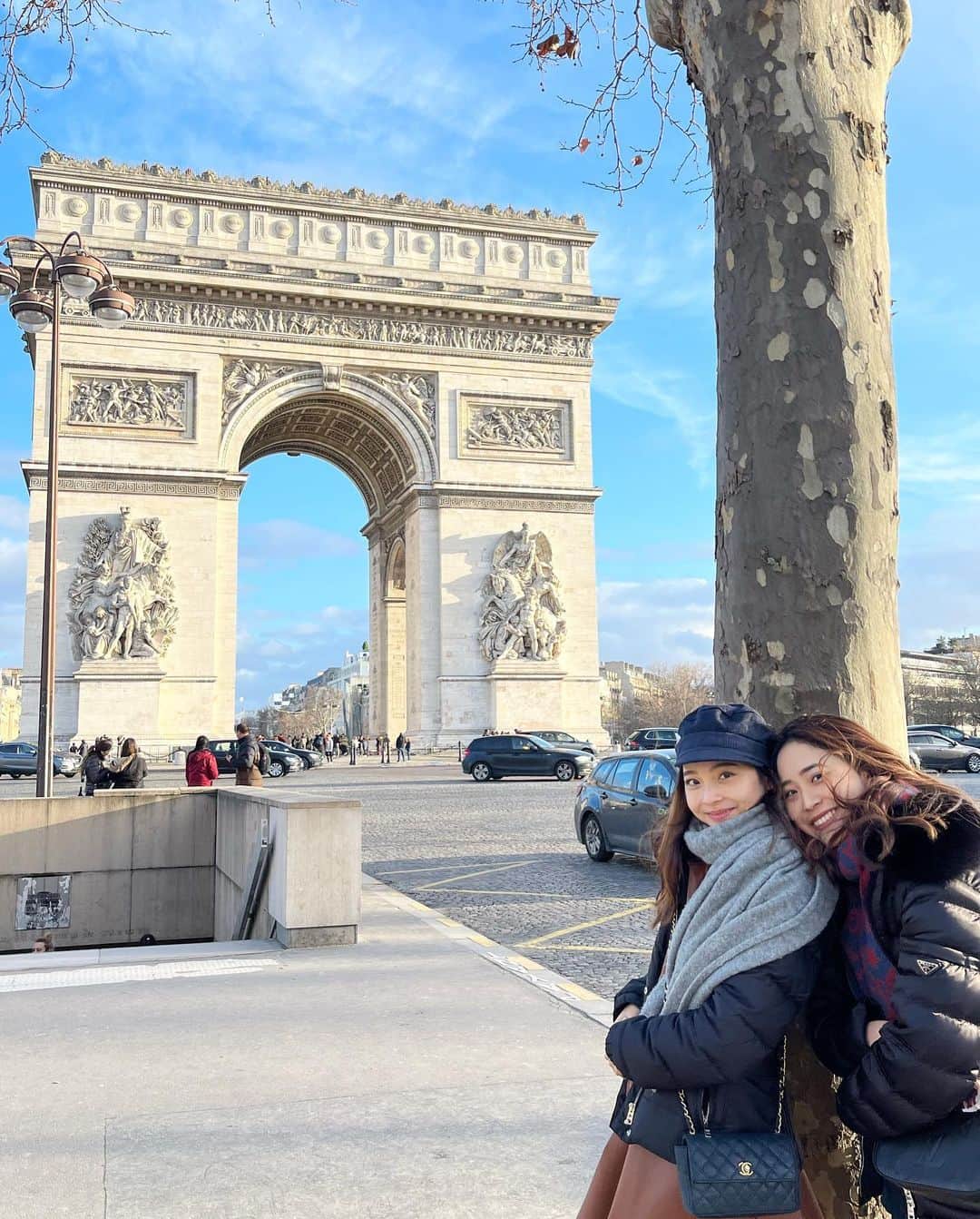 中野怜美さんのインスタグラム写真 - (中野怜美Instagram)「Throwback 🤍  パリで妹と過ごしたVlogをYouTubeにアップしました🇫🇷是非見てください🥰🥐☕️ プロフィールのリンクから飛べます🕊」4月9日 9時15分 - reminakano