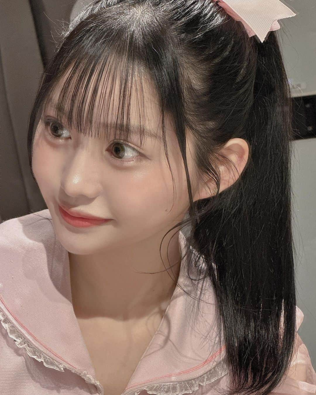 上水口姫香さんのインスタグラム写真 - (上水口姫香Instagram)「ちゅるんメイクしたよ🥰🥟  #中国 #中国メイク #メイク #とぅるんとぅるん #プルプル #ポニーテール #ポニーテールアレンジ #ポニー #ちゅるんネイル #ちゅるんカラコン #ちゅるん #ピンクネイル #ピンクブラウン #ピンク #ピンクコーデ #ピンクカラー #ピンクラベンダー #黒髪 #アイドル #ぱっつん前髪 #ぱっつん #ロングヘア」4月9日 9時23分 - hime___k