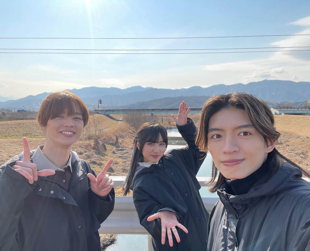 並木彩華のインスタグラム：「『仮面ライダーギーツ』30話 ありがとうございました。  29.30話の台本を初めて読んだ際、べロバのあまりの行動の残酷さに衝撃を受けました。 どうか最後まで、べロバの行く末を見守ってくださると幸いです。  写真はジャマーガーデンズの3人で！  次回も是非、ご覧下さい。👅   #仮面ライダーギーツ #ベロバ #並木彩華」