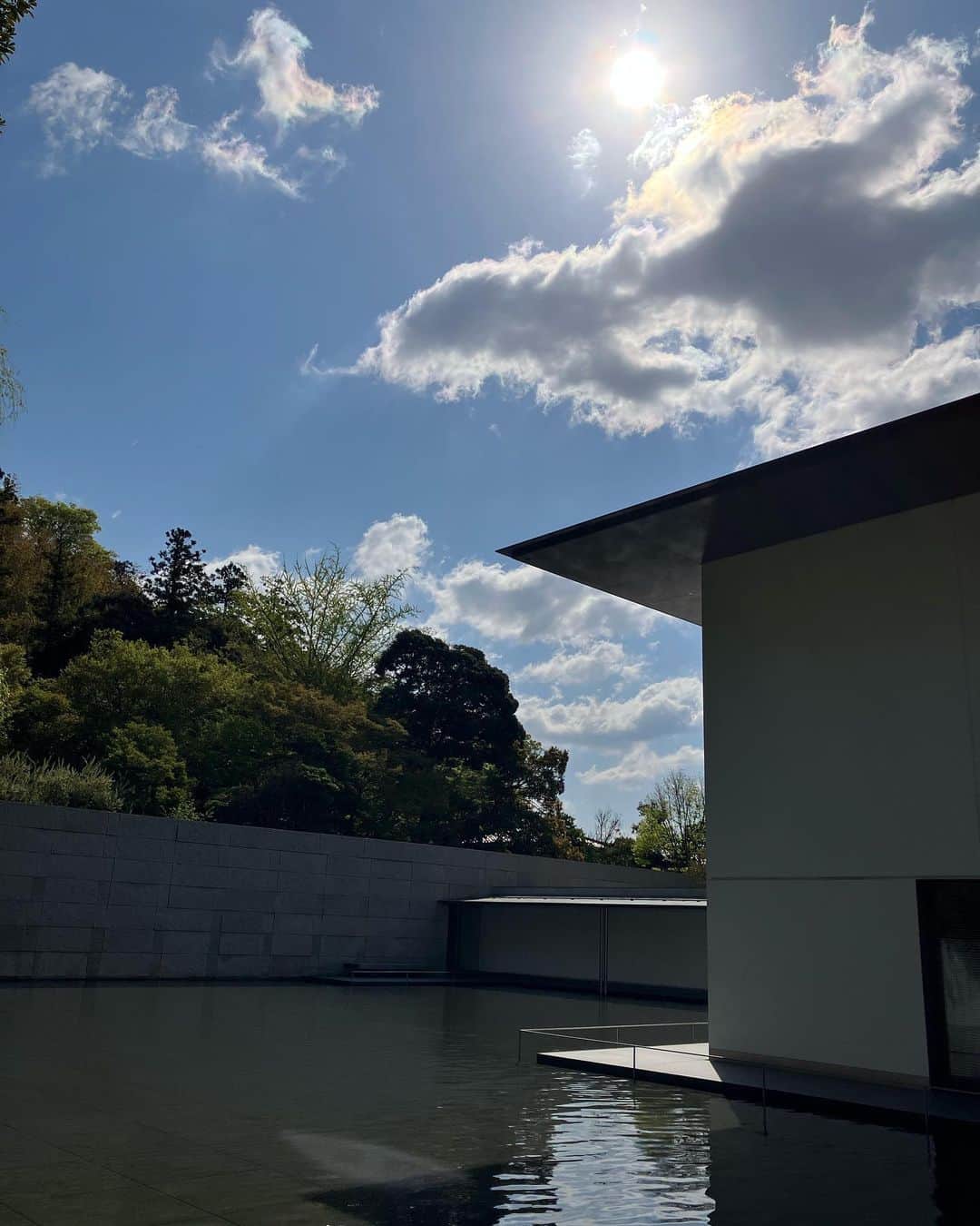 吉見佑子さんのインスタグラム写真 - (吉見佑子Instagram)「金沢　鈴木ミュージアム　哲学が光ってる。寒いけどやっと晴れた。」4月9日 9時46分 - yuko_yoshimi