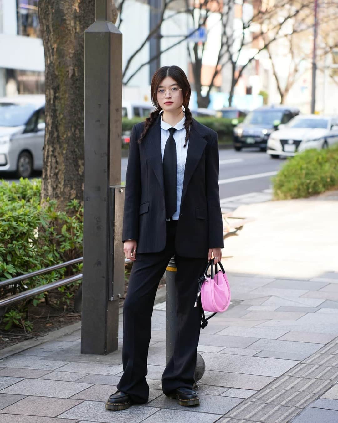 のインスタグラム：「Name: YUUMIKO⁠ Age: 22⁠ Jacket #ZARA⁠ Tops #used⁠ Pants #ZARA⁠ Bag #GANNI⁠ Shoes #DrMartens⁠ Tie #GUCCI⁠ ⁠ Photo by @ha___to10⁠ ⁠ #スナップ_fs #fashionsnap #fashionsnap_women」