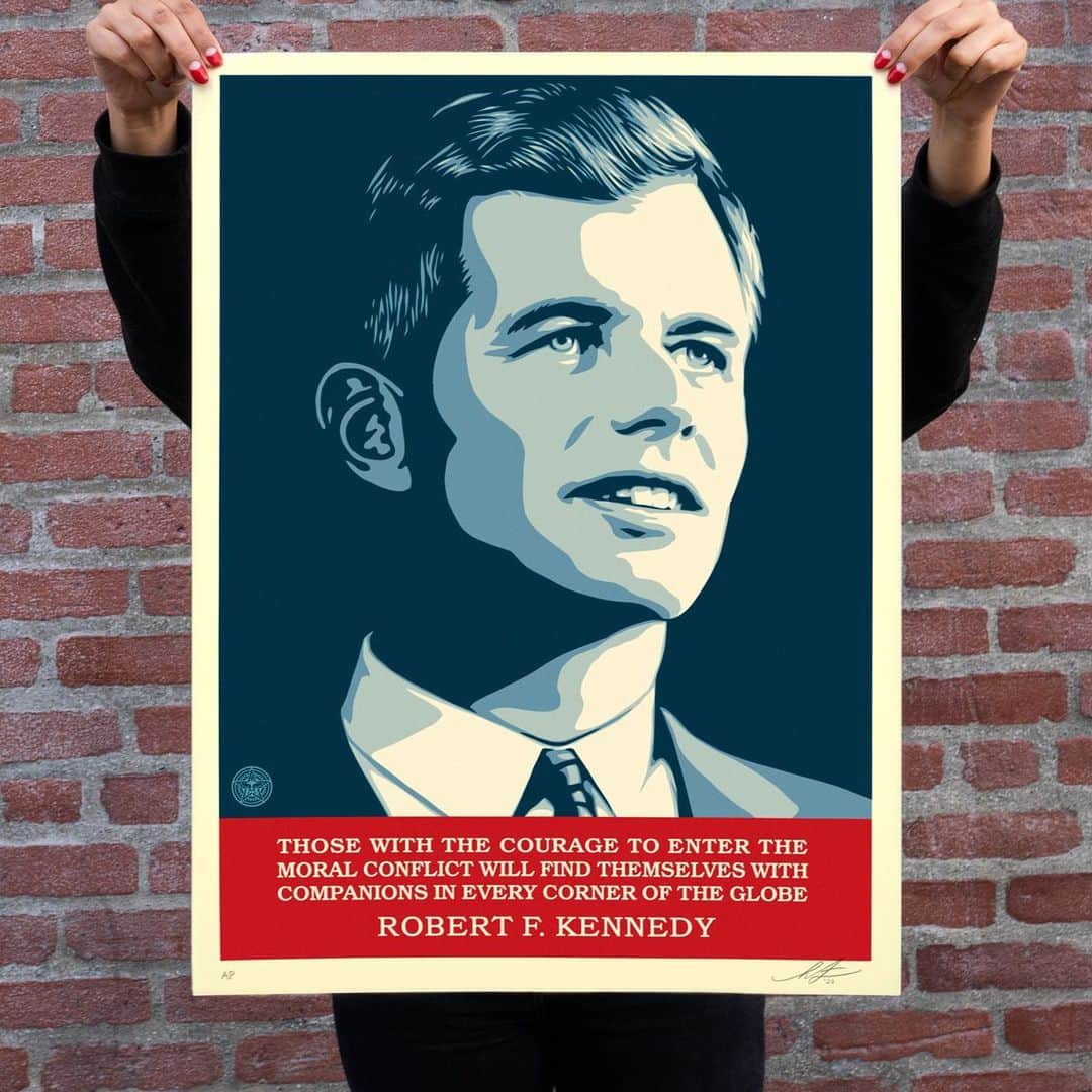 Shepard Faireyのインスタグラム：「**UPDATE: SOLD OUT!** From @friendsoflahsa: We have some good news if you’ve ever wanted to both own a limited Shepard Fairey print AND support public school theatre education. You can purchase a signed and numbered RFK print and help The Los Angeles High School of the Arts here: http://friendsoflahsa.org/rfk (or tap link in bio). More from Shepard below!⁠ ⁠ A blurb from Shepard Fairey:⁠ RFK is a hero of mine for his positions on racial equality during the Civil Rights movement. His speech after Martin Luther King, Jr.’s assassination is one of the greatest speeches ever delivered. The opportunity to do this RFK mural at a high school that focuses on art and social justice is great for many reasons, especially because it demonstrates to the kids the power of large-scale artwork.⁠ –Shepard⁠」