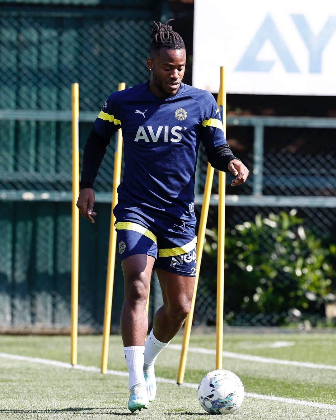 ミシー・バチュアイのインスタグラム：「⏳⏳」