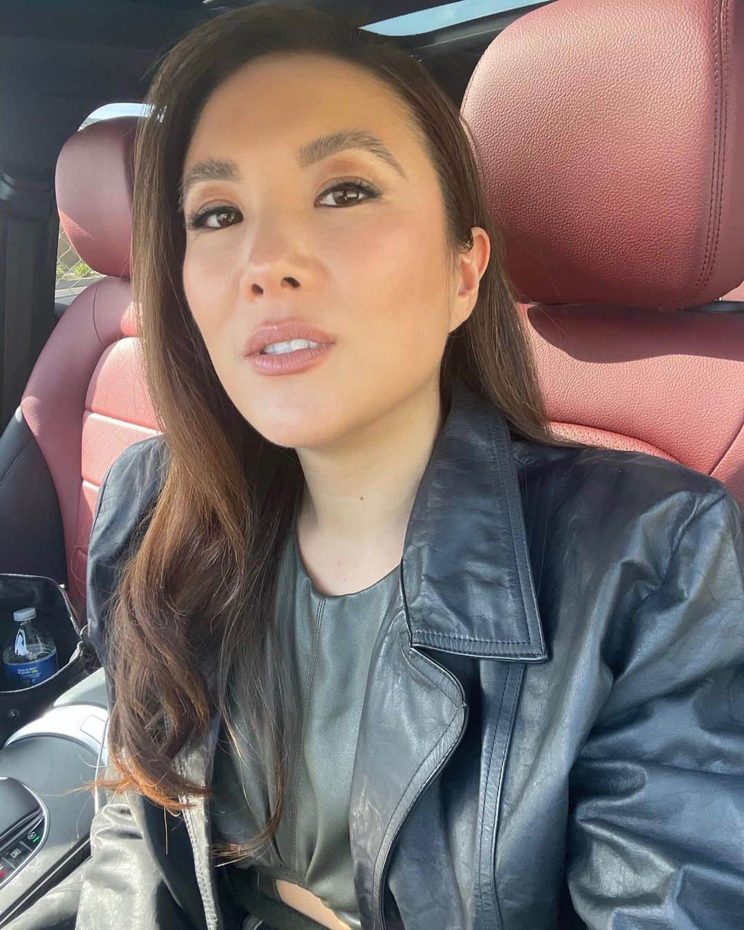 アライ・マキさんのインスタグラム写真 - (アライ・マキInstagram)「being back in LA just means killing time in your car 🫠」4月9日 2時27分 - allymaki