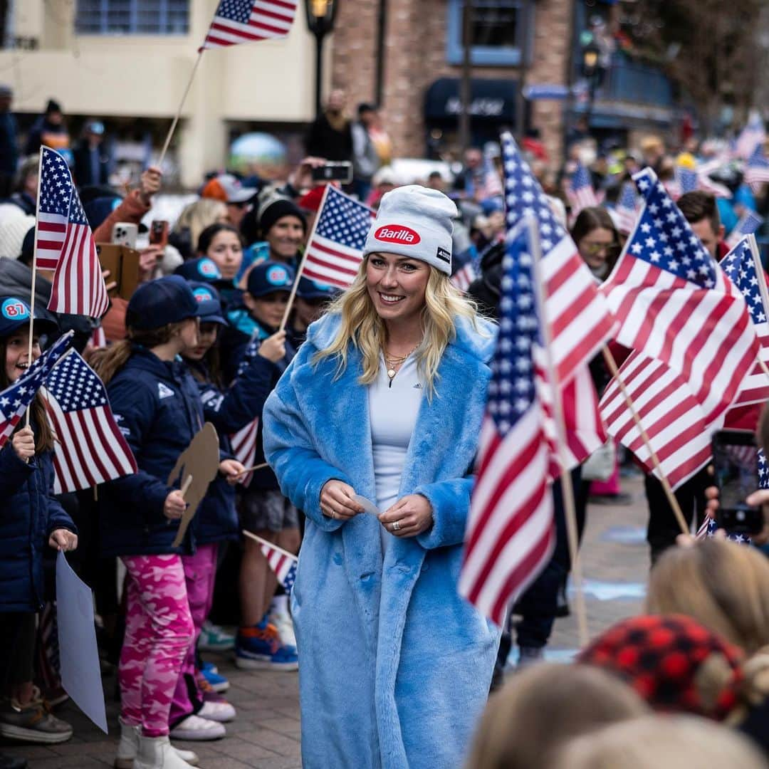 ミカエラ・シフリンさんのインスタグラム写真 - (ミカエラ・シフリンInstagram)「Thank you, again, to everyone in the Vail Valley who made my (quick) visit home so memorable and gave me such a warm welcome. So much appreciation to @vvfoundation and everyone who was involved in organizing this event… and of course to all of you who came out to celebrate with me. These accomplishments are as much yours as they are my own. Thank you so much for making it possible for me, and for your support. 🫶  Oh! And also - I think I’ve settled on “The Literal Goat” for a name. 🐐😂  And now…I have some work to do. ‘23-‘24 has officially kicked off. Time to test some skis in Europe! #weareskiing」4月9日 2時44分 - mikaelashiffrin