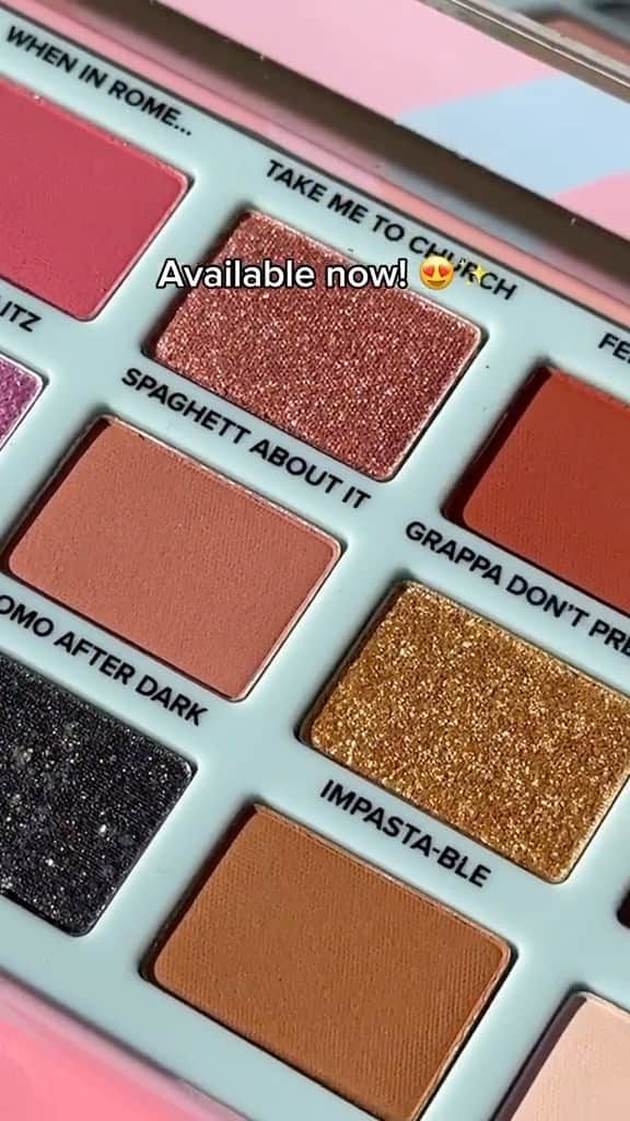 Too Facedのインスタグラム：「✈️ Transport yourself to Italy with 18 multi-finish sparkling shades inspired by our favorite summer cocktail in our NEW ITALIAN SPRITZ EYESHADOW PALETTE! 🍊✨😉 #toofaced #tfcrueltyfree」