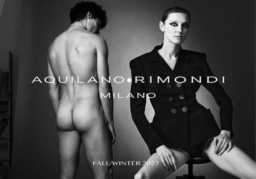 アキラーノエリモンディのインスタグラム：「Aquilano.Rimondi Fall/Winter 2023-2024  @olgashererofficial_  @vittoriomenozzi  @massimobestettiph  @iampaoloturina  @franciebona @mimmodimaggiohair  @rg__showroom   #AquilanoRimondi」