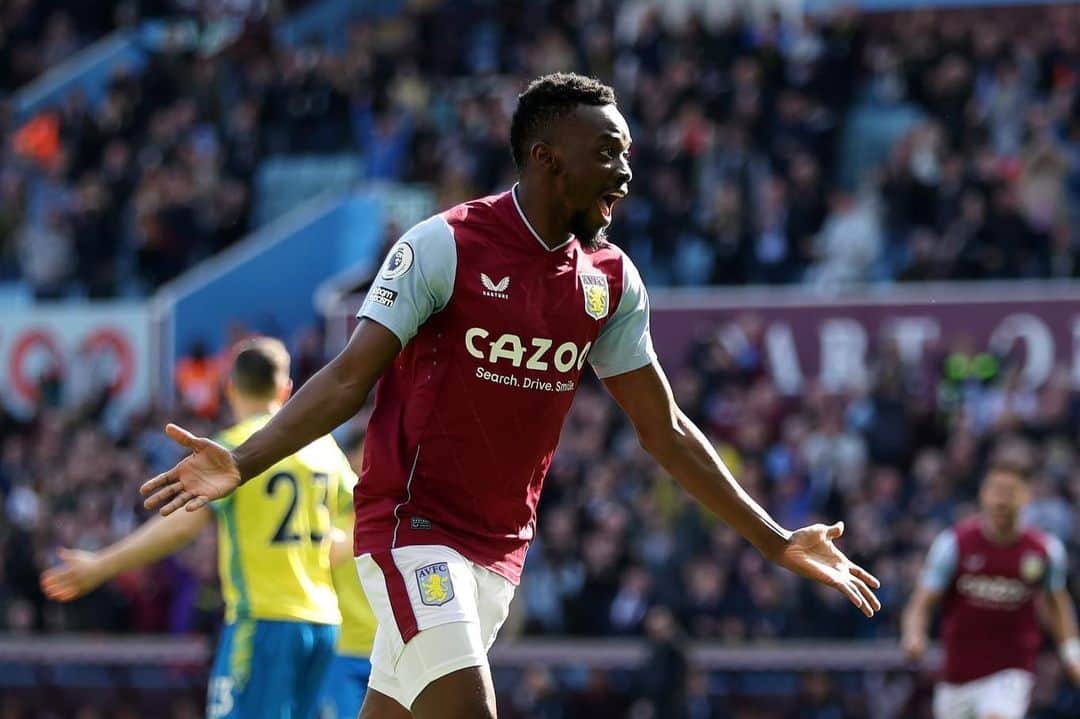 バートランド・トラオレのインスタグラム：「+3 and a clean sheet Well down team @avfcofficial💜 Happy to be back scoring at Villa Park again🔥⚽️ UTV💪🏾 God is great🙏🏾 #Ato #Ato #9🇧🇫🐎」