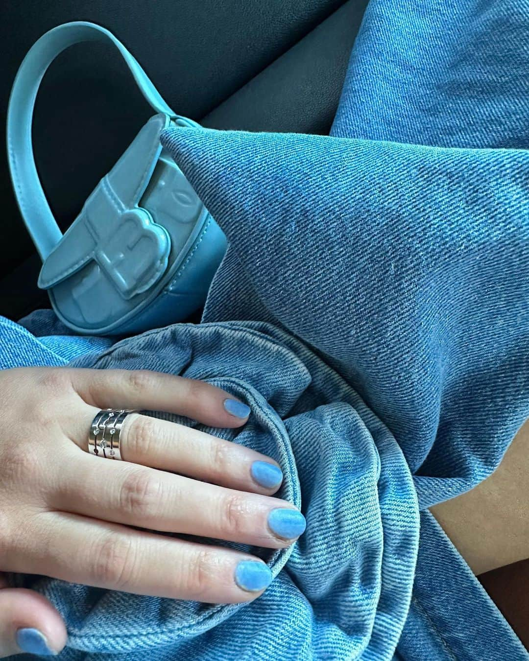 Hannah Stockingさんのインスタグラム写真 - (Hannah StockingInstagram)「Thank you @graziausa x @dinhvanparis 💍👖」4月9日 4時25分 - hannahstocking