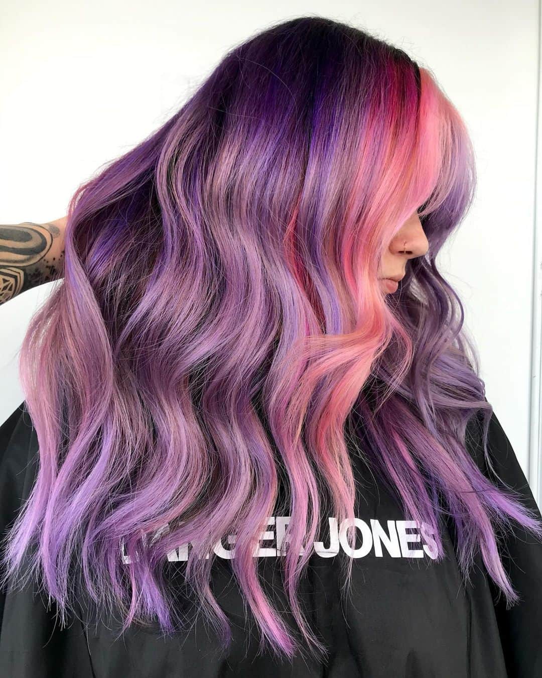 CosmoProf Beautyさんのインスタグラム写真 - (CosmoProf BeautyInstagram)「We've found the perfect Easter hair inspiration using the newest vivid line @dangerjonescreative! 🐰⁣🐣 ⁣ ⁣ Cosmo Prof wishes the #licensedtocreate community a Happy Easter! Our US and Canada stores will be closed tomorrow in observance of the holiday, but you can still shop online in the app. For our Canada customers, you can still shop online at cosmoprofbeauty.ca. Our stores will reopen April 10th.⁣⁣  Stylists featured:⁣⁣ 📸  @emmajeanhairpainter  @kayla.blkhrt @audreyrochelle_  #easter #vivids #vividhair #dangerjones #hairinspo #springhair #hairstylist #haircolorist #cosmetology #licensedtocreate #cosmoprofbeauty」4月9日 6時00分 - cosmoprofbeauty