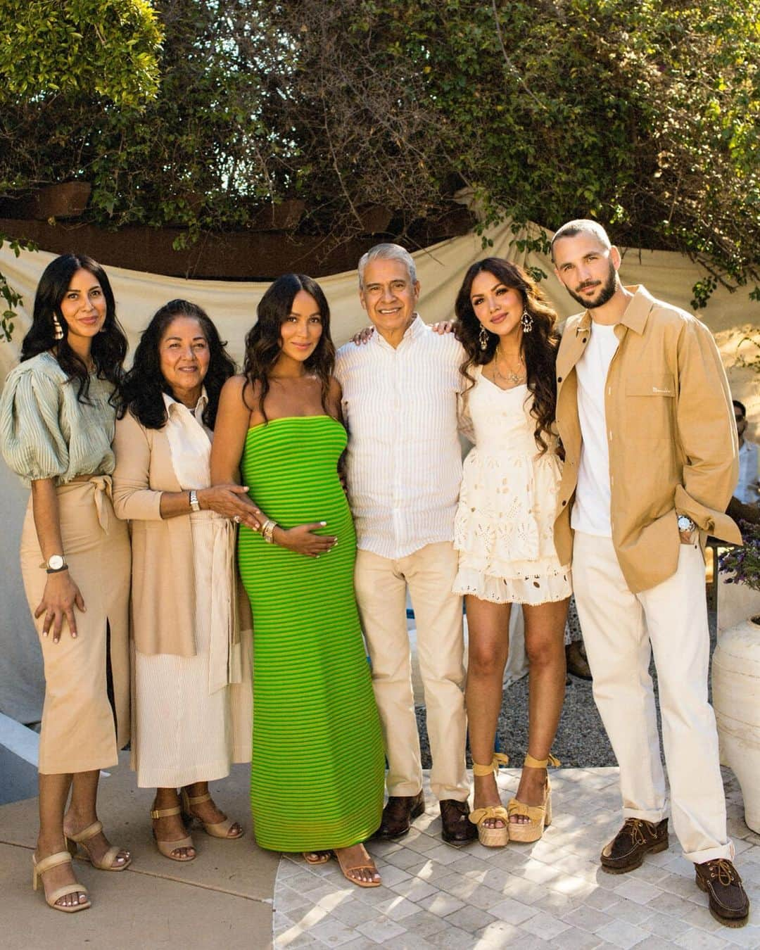 ジュリー・サリニャーナさんのインスタグラム写真 - (ジュリー・サリニャーナInstagram)「BABY SHOWER! 💛🧡💚💙 Kevin and I celebrated our beautiful babyshower for the arrival of Bébé Berru with some of our closest and dearest family and friends last weekend! We are over the moon we got to celebrate with so many loved ones around us and feel incredibly grateful to be surrounded by so much love and joy for this baby boy! Thank you to all of our family + friends who attended and the ones who weren’t there, we love you beyond words and can’t wait for bébé to meet you all! This special new chapter is definitely one we are so excited for!   Also- I wish I can add more than 10 photos per carousel, I couldn’t fit so many people. Will try to do a reels with more photos of my loved ones! Xx   Ps- sharing party theme, details, decor, food and more in the next few posts so stay tuned! 🫶🏽 #babyshower   Photography by: @elli_lauren」4月9日 6時35分 - sincerelyjules