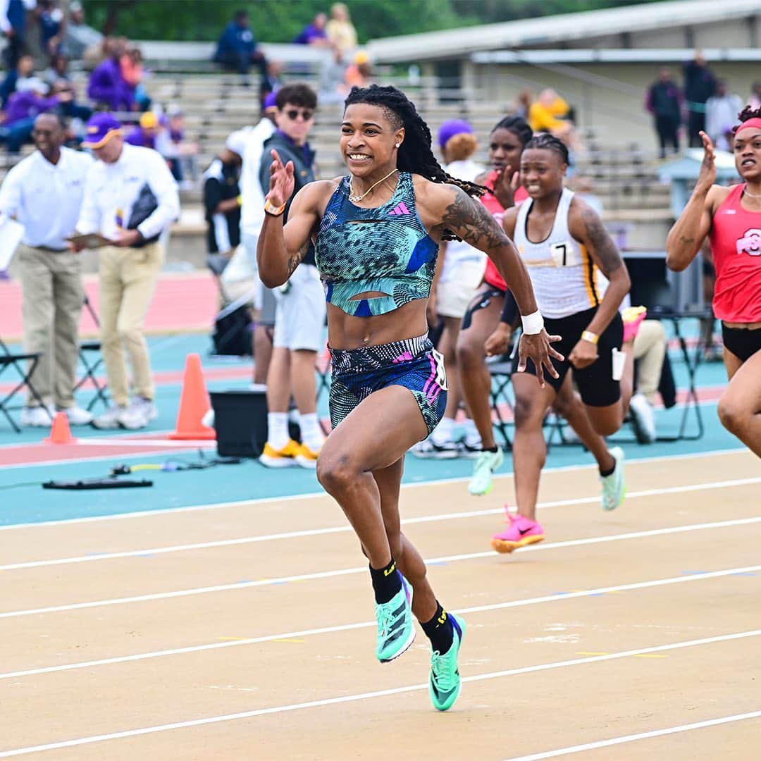 アレア・ホッブズのインスタグラム：「⏱️ 10.87 seconds  @aleiabitofthis is your new world-leader in the 100m! 👀🔥  #GeauxTigers」