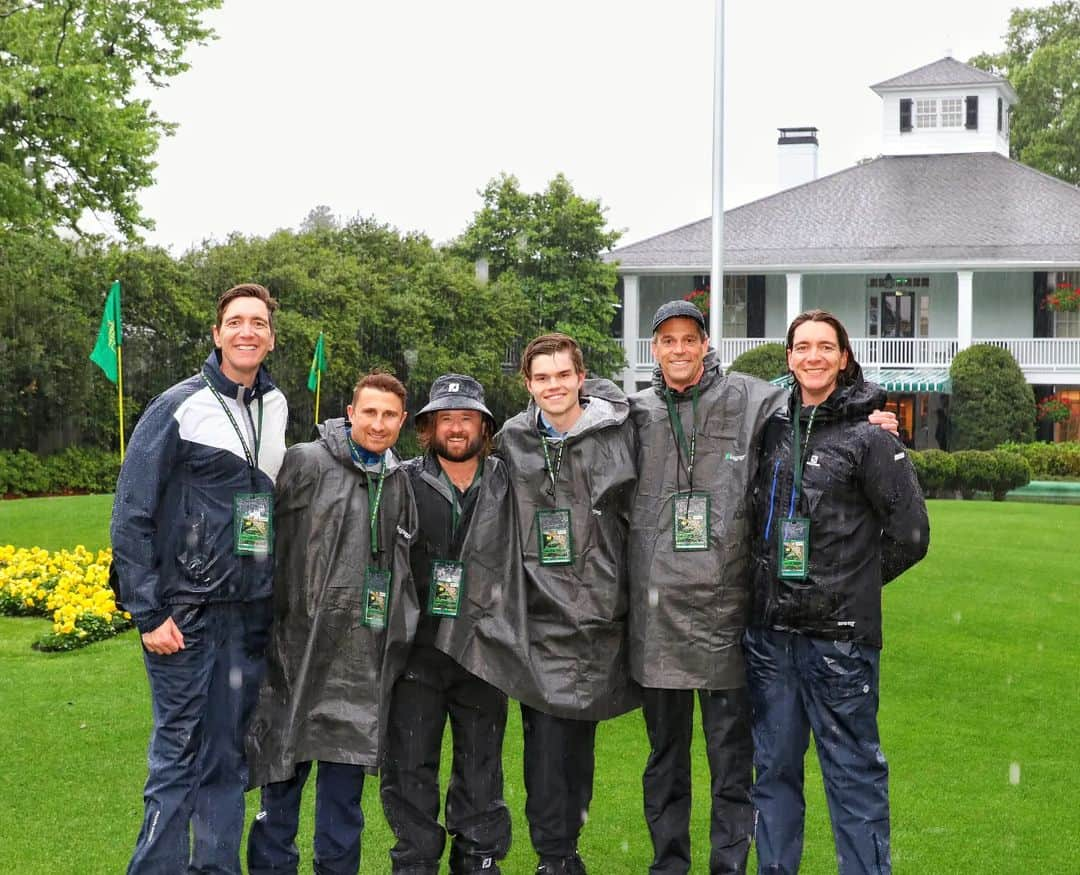 ジェームズ・フェルプスのインスタグラム：「Bucket list day  I can honestly say athe Masters is as amazing in real life as people say. Also the food is out of this world. A little rain l. .. but nowhere I'd rather get .  #masters #golf #dreamday #icecreamsandwich」