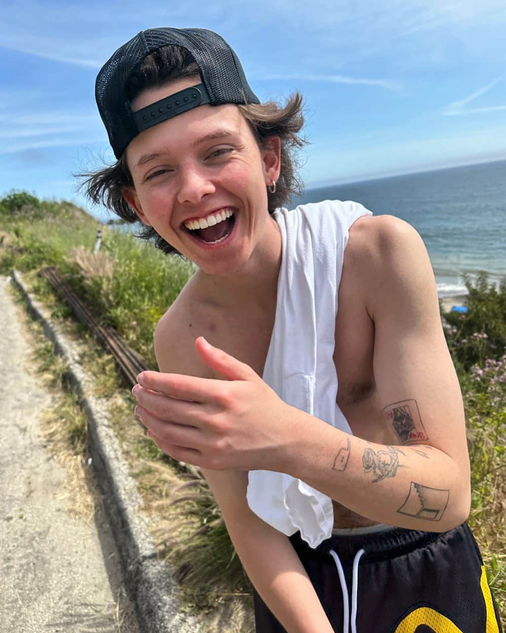 ジェイコブ・ザルトリウスのインスタグラム：「Did i pose like this for the photo? Precisely」
