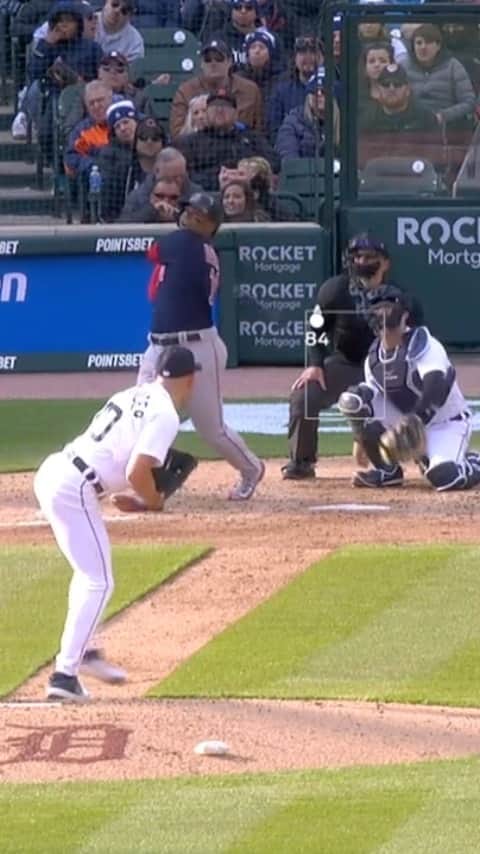 ボストン・レッドソックスのインスタグラム：「There’s hot and then there’s Rafael Devers」