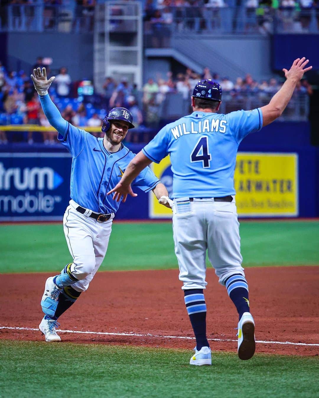 タンパベイ・レイズのインスタグラム：「Bam Bam’s first of the year was a 💣」