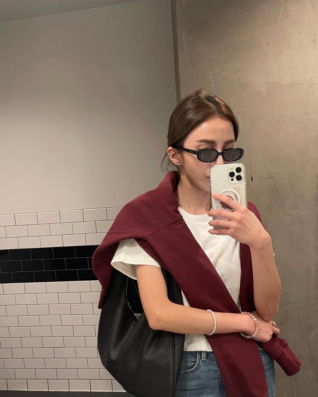 チャン・チュンニンさんのインスタグラム写真 - (チャン・チュンニンInstagram)「1.好愛我的新墨鏡 2.我認真覺得我男友跟我有仇 🤷🏼‍♀️  #TravelholicNing」4月9日 7時57分 - jiechang_