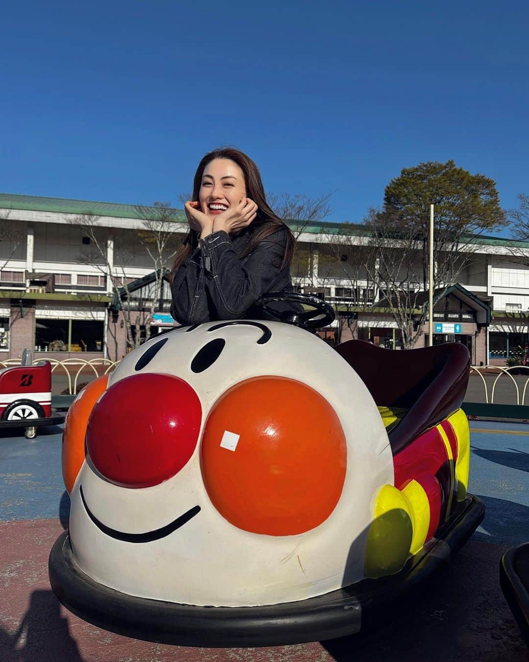 宮坂灯里さんのインスタグラム写真 - (宮坂灯里Instagram)「色白アンパンマンが可愛すぎた🥰  Disneyland is good, but “mirokunosato” is also a recommended amusement park in Japan.  #みろくの里  #遊園地 🎡 #amusement」4月9日 8時36分 - m.akari27