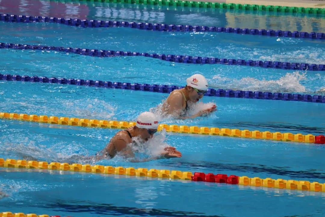 のインスタグラム：「この歳になっても 50m平泳ぎでベスト更新・優勝出来たのは 本当に嬉しいです！ ㊗️✨🥇🏆✨  たくさんの応援ありがとうございました！ #日本選手権水泳競技大会」