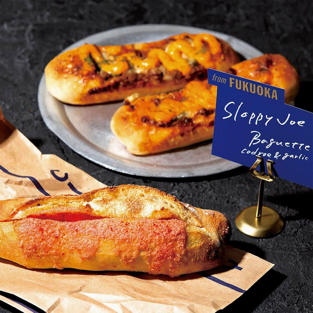 吉祥寺PARCOのインスタグラム：「引き続き、全国から集結中のTHE CITY BAKERYの地域限定パン”LOCAL FAVORITES”を紹介。  ▶写真1枚目 from FUKUOKA  (下)明太ガーリックバゲット バゲット生地にガーリックの効いた特製明太子バターをたっぷり挟み、 香ばしく焼き上げました。 ビールが進む一品です！  (上)スラッピージョー 柔らかなパン生地に、スパイシーな特製ミートフィリングをのせて焼き上げ、 仕上げにチーズソースをかけたボリューム満点な惣菜パン。 スパイスの香りが食欲をそそります。  ▶写真2枚目 from NAGOYA  (上)しらすチェダー たっぷりの釜揚げしらすと青ねぎにチェダーチーズを合わせて 香ばしく焼きあげました。 仕上げのごま油がアクセント！  (下)ミルクスティック 小倉 しっとりもちっとした生地に、 上品な甘さの粒あんと塩味がアクセントのミルククリームをサンド。 バランスの取れた味わいはやみつきになる美味しさです。  企画は5月31日(水)まで。  @citybakeryjapan  #thecitybakery #citybakery #10Years #10yearsandbeyond #吉祥寺PARCO #吉祥寺パルコ #吉祥寺ランチ #吉祥寺パン」