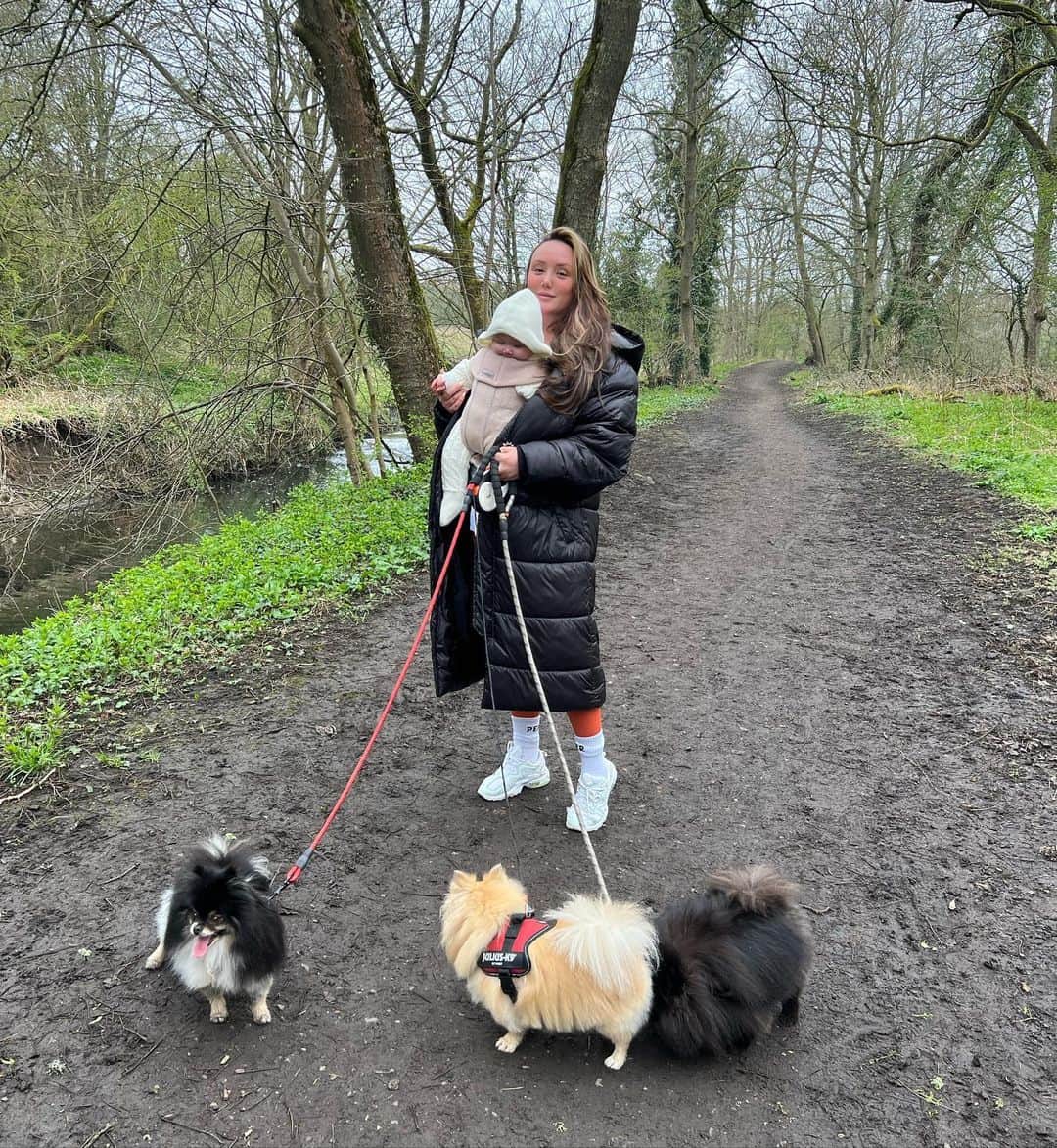 Aka SCUBA CHARLOTTEさんのインスタグラム写真 - (Aka SCUBA CHARLOTTEInstagram)「Easter Sunday walks 🐣 happy Easter everyone! Hope your all having the best weekend whatever you all may be doing ❤️」4月9日 18時24分 - charlottegshore