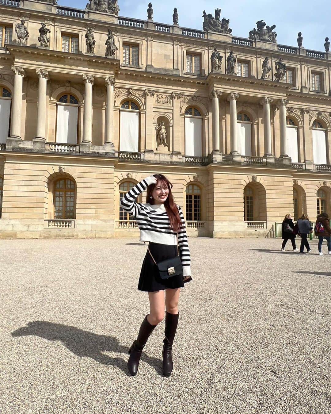 HANAさんのインスタグラム写真 - (HANAInstagram)「ヴェルサイユ宮殿🏰 鏡の間が綺麗すぎて言葉失った、、🪞 ちなみに帰りのツアーバスに置いていかれたwww  #ヴェルサイユ宮殿 #Palace of Versailles」4月9日 18時37分 - hana_6499