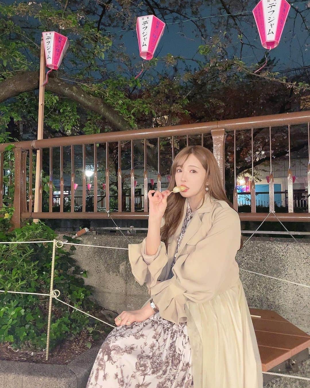 三上悠亜さんのインスタグラム写真 - (三上悠亜Instagram)「桜は儚いから美しいよね🌸  散っちゃってたけど、 ゆっくりお散歩して楽しかったの🚶‍♀️」4月9日 18時41分 - yua_mikami