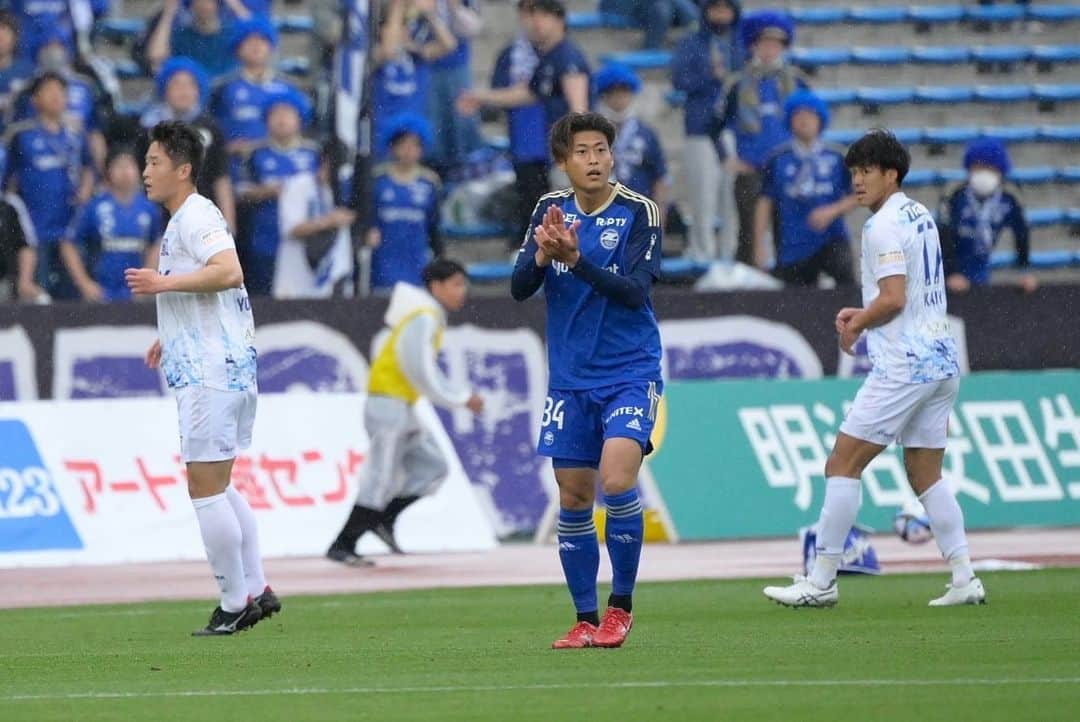 藤原優大さんのインスタグラム写真 - (藤原優大Instagram)「・ この2試合で感じるものが山程ありました。 まだまだ禅斗の代わりだと思ってるし 見習うべきところが後輩ではあるけど沢山あるから どんな形であれ高め合いたいと思ってます。  負けはしたものの チームも個人も良い方向に進めるように精進します🔥  相変わらずキックめんどくさかったー。 また楽しみにしてます🥱 @kentaro_kakoi1   @fcmachidazelvia @mizuno_football_jp  #町田ゼルビア #34 #よしこれでいい先輩」4月9日 18時50分 - yudai_fujiwara.34