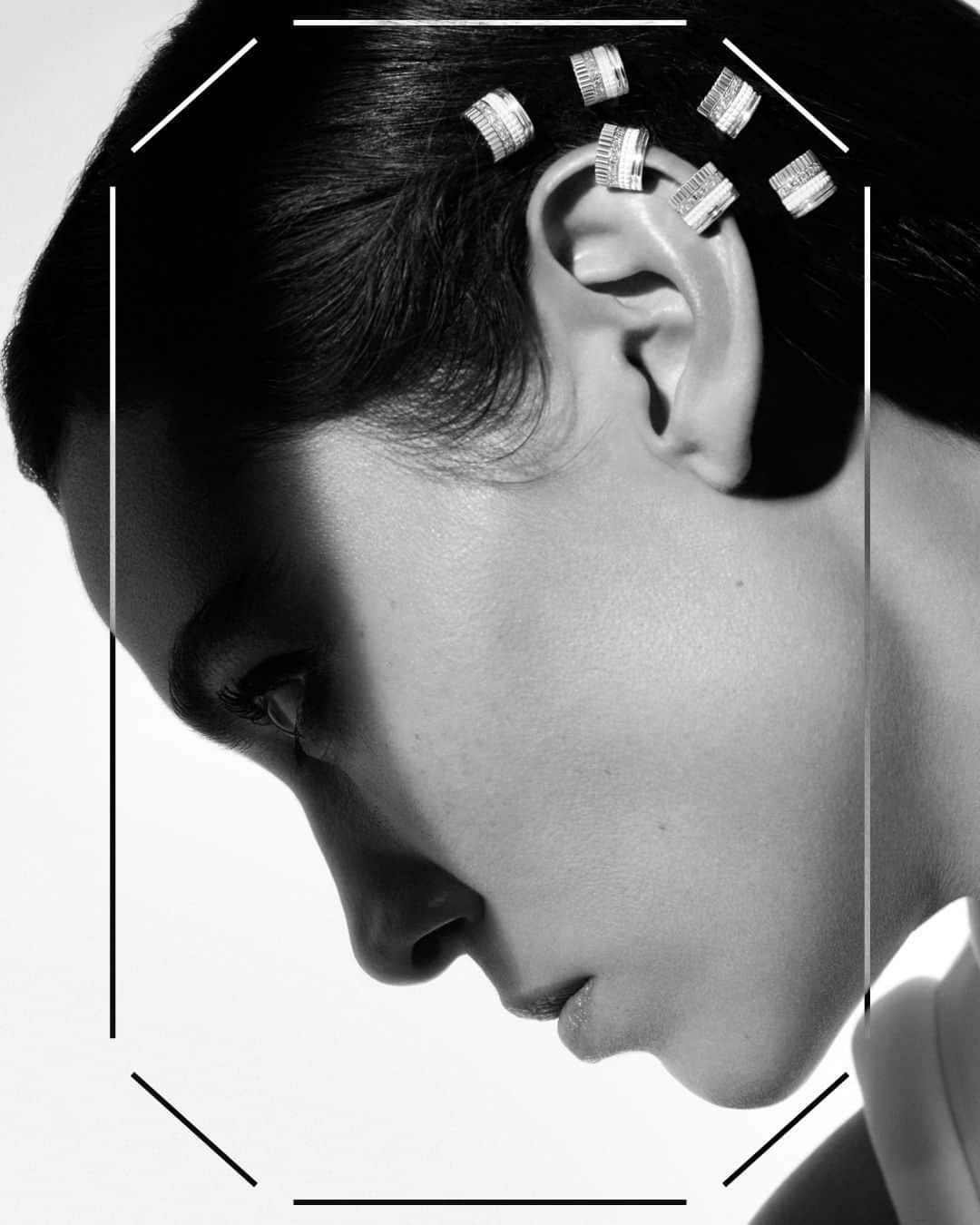 ブシュロンのインスタグラム：「Double white = double light. White gold x white Hyceram multiples your impact. New Quatre Double White Edition does the maths.⁣ ⁣ #BasicnotBasic⁣ #BoucheronQuatre」