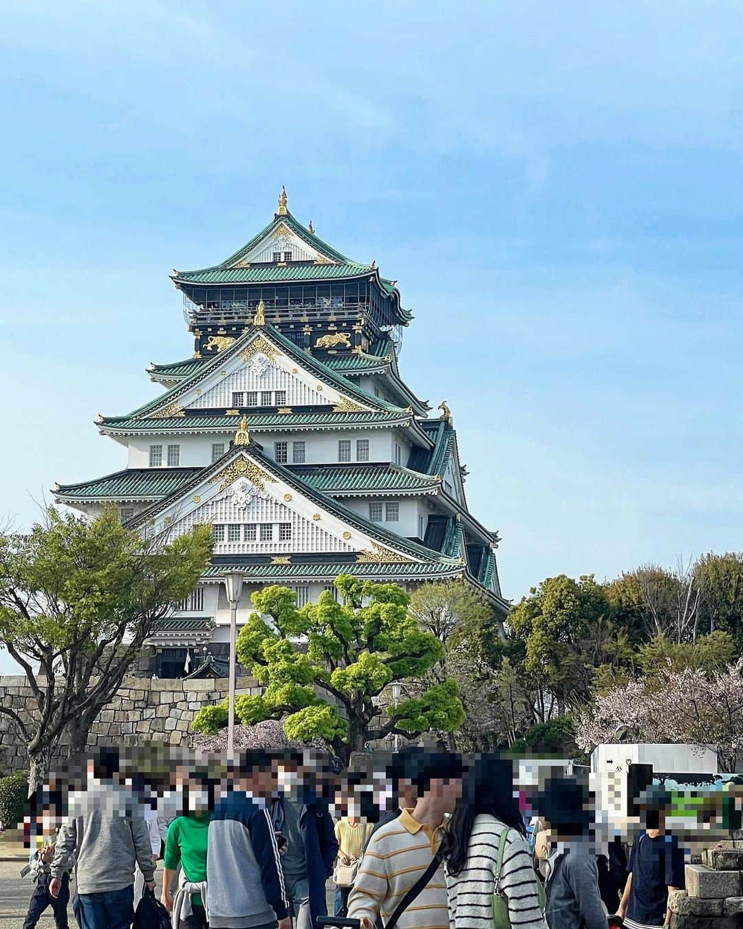 天野ゆうかさんのインスタグラム写真 - (天野ゆうかInstagram)「🏯🚶🏻‍♀️𓂅🌸 ⁡ ⁡ ⁡ ⁡ ⁡ ⁡ 先週ふらっと行った大阪城𓂃🏯 ⁡ 今年は雨風強かったりで桜も一瞬やったけど、 先週の土日が1番見頃やったかも🚶🏻‍♀️💕 ⁡ 綺麗やったな𓂃🌸 ⁡ ⁡ ⁡ ⁡ 皆んなは桜見に行けた？🥰 ⁡ ⁡ ⁡ ⁡ ⁡ #桜 #お花見 #大阪城公園 #大阪城 #大阪 #大阪観光 #観光スポット #お出かけ #お出かけスポット #春 #osaka #sakura #cherryblossom #hanami #osakacastle #osakacastlepark #spring #travel #travelgram #osakatrip #JapanTravel #일본　#오사카　#오사카여행　 #오사카성　#벚꽃　#🌸 #🏯」4月9日 19時02分 - yucca_official