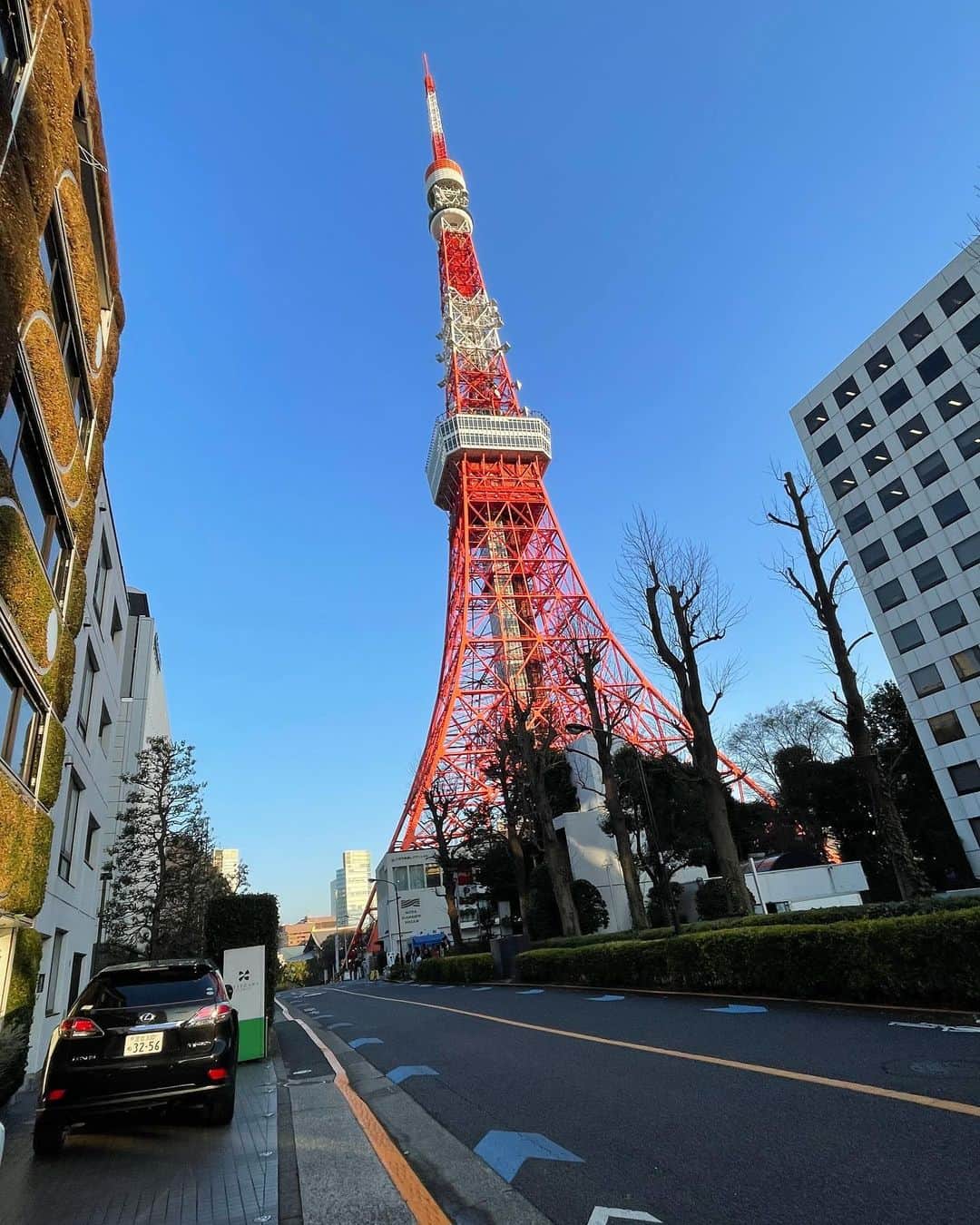 宮城弥生さんのインスタグラム写真 - (宮城弥生Instagram)「wbcで東京へ行った時に、東京タワーに行きました！ 時間なくて登ることはできなかったですが初めてで楽しかったです！」4月9日 19時02分 - yayoi5482