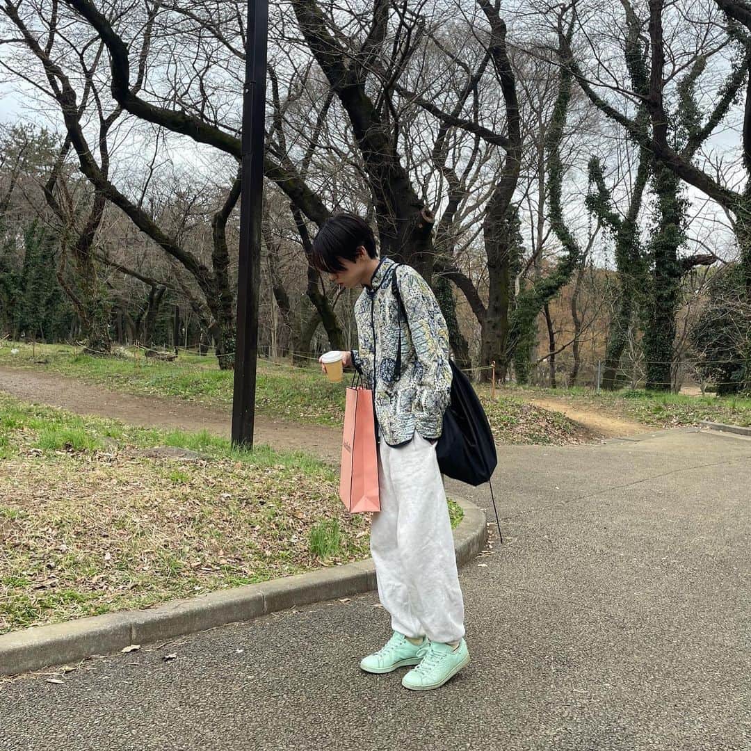 定岡ゆう歩のインスタグラム：「ちょっと身長高くみえる🌏」