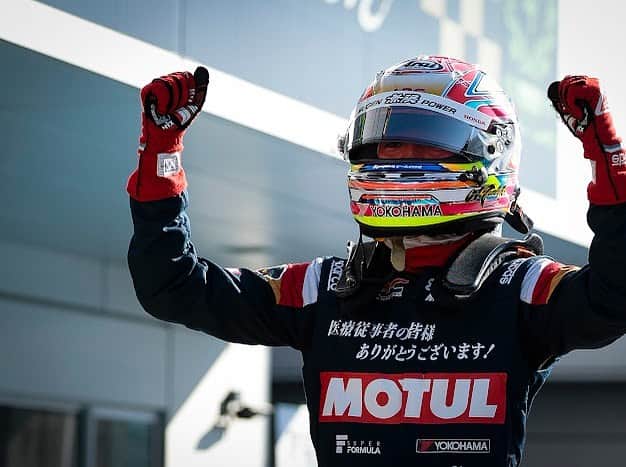 野尻智紀のインスタグラム：「P1🥇 最高な一日 みんなありがとう！！！！  ギリギリ精神保てた😅  #superformula #motorsport #racing」