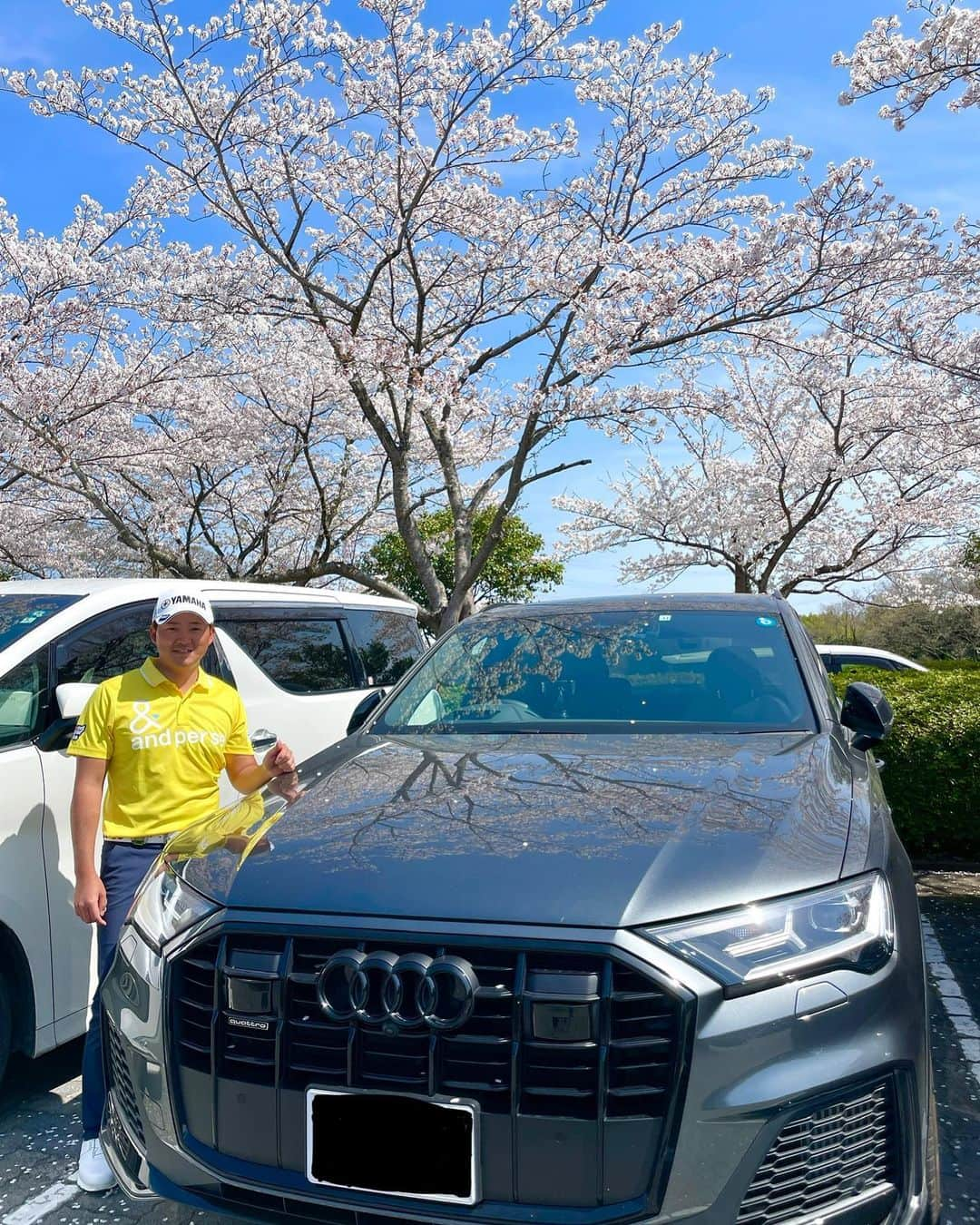 今平周吾のインスタグラム：「MID様今シーズンもカッコイイAudi Q7をありがとうございます！  長距離も疲れず、荷物の多いプロゴルファーでも広々としたラゲッジスペースのおかげでとても使いやすいです！  この車と共に来週からも頑張って行きたいと思います！！  #MID #Audiさいたま新都心 #Q7 #プロゴルファー #Audi #車 #試合 #ゴルフ」