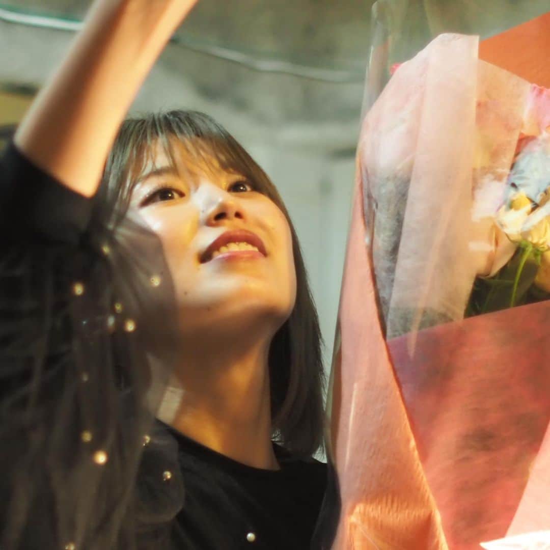 原あやのさんのインスタグラム写真 - (原あやのInstagram)「#20230408 バースデーパーティー🎂3  沢山歌った！幸せだった！  photo by はらフレちゃん .  #シンガーソングライター#アコギ#ギター#musican#singersongwriter#音楽#邦ロック女子#anime#アニメ好き#ビール#ビール女子#フィルム#film#ウルフカット#ショートカット#燕女子#高身長女子#japanesegirl#instagood」4月9日 19時22分 - ayano_hara_69