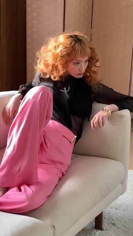 フェルナンダ・リーのインスタグラム：「Rare bts video of me doing the thing⁣ thanks to @tak8133 🫡」