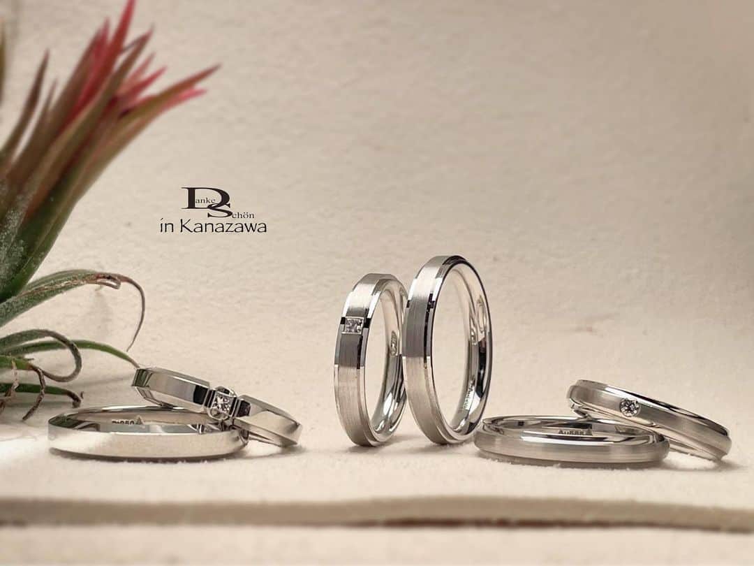 Danke schön ダンケ 金沢 結婚指輪 鍛造さんのインスタグラム写真 - (Danke schön ダンケ 金沢 結婚指輪 鍛造Instagram)「・ ・ 昨日はたくさんの 熱いメッセージ ・ ・ そして、ストーリーズのアンケートに ポチってくださった皆様🙌🏻 ありがとうございました。 (後、数時間は見れますよ😁) ・ ・ 「あ〜ぁ！この人も見てくれてる」と 懐かしいお客様達💕 ・ ・ 直接会う事が なかなか出来ていなくても ・ ・ こうやってSNSを通じて 今も尚、この店の動向を気にかけ 見てくれているOB.OG ・ ・ そして、まだお会いした事は無いけど 良く見るアイコンさん🙌🏻 ・ ・ 24時間のストーリーズの中で 皆さんと会話をしている気分を味わってます🤭 ・ ・ やっぱり！こう言うのは 投稿する側にとって ・ ・ そして、『形に残る指輪』を お引き渡しをさせて頂けた者にとって 嬉しいポチっˎˊ˗ ・ ・ 一般的には『結婚指輪』をお引き渡しが 終われば用済みになるのが「店&担当者」 ・ ・ 「記念」の指輪以上に 「記憶」に残る指輪を ・ ・ お引き渡し渡し出来るそんな店で ありたいと思いながら ・ ・ 皆さんからの ポチっˎˊ˗  ・ ・ メッセージを受け取めています。 ありがとうございました。 ・ ・ 又、このインスタグラムを通じて 楽しめるように機能をフル活用しながら 一緒に楽しみましょう🤝 ・ ・ 面白い機能あったら教えてね😁 ・ ・ ・ ・ ・ 鍛造削り出し 🇩🇪クリスチャンバウアー 専門店 ・ ・ ワンランク上をいくノウハウの クリスチャンバウアーの選び方なら 『Danke schön 』 ・ ・ ・ —— 𝐃𝐚𝐧𝐤𝐞————————————— ▪︎ Instagramプロフィール 🔜 @danke2005 ——————————— 𝐒𝐜𝐡⍥𝐧———— ・ ・ #クリスチャンバウアー金沢 #鍛造指輪 #鍛造リング #結婚指輪 #結婚指輪オーダー #切削加工 #結婚指輪探し #結婚指輪選び #指輪探し #指輪選び #マリッジリング #結婚指輪金沢 #金沢結婚指輪 #セカンドリング #結婚指輪買い替え #地金屋鍛造 #ブライダルリング #結婚記念日 #ベビーリング #ドイツリング #自分へのご褒美   ------------------------------------------ 鍛造削り出し 🇩🇪クリスチャンバウアー 専門店 『𝐃𝐚𝐧𝐤𝐞 𝐬𝐜𝐡⍥𝐧』 ・ • 営業時間 am11:00〜pm9:00 • 定休日 : 木曜日 • 駐車場 : 店舗前OK • ご予約 : 優先 ・ ・ ——𝐃𝐚𝐧𝐤𝐞————————————— ▪︎トップページ 🔜 @danke2005 ————————————𝐒𝐜𝐡⍥𝐧———」4月9日 10時49分 - danke2005