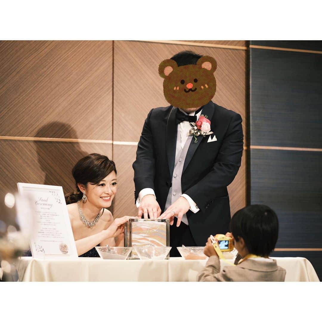 綾月せりさんのインスタグラム写真 - (綾月せりInstagram)「. 親族のみの小さな結婚式 大切な大好きな人たちに見守られて 幸せな一日を過ごすことができました ありがとうございました♡♡ ⁡ #結婚式  #花嫁 ブーケは退団の時と同じ、大好きな #カラー にしました #感謝 #子供カメラマン  ⁡ .」4月9日 10時51分 - seri_ayazuki