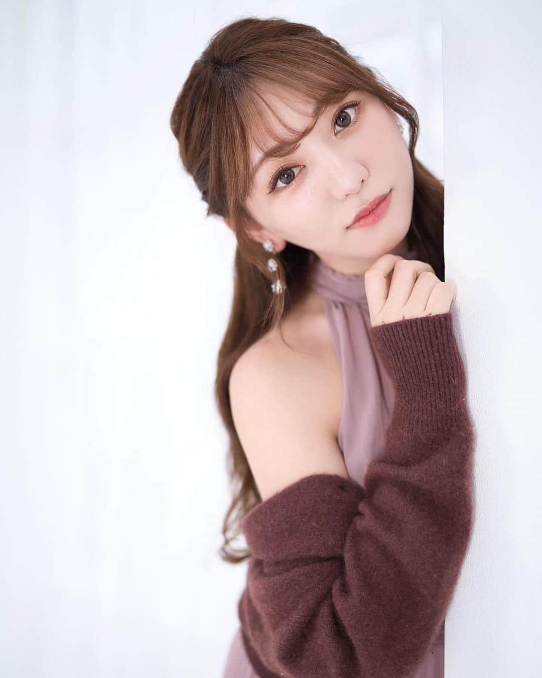 神尾美月のインスタグラム：「じー👀」