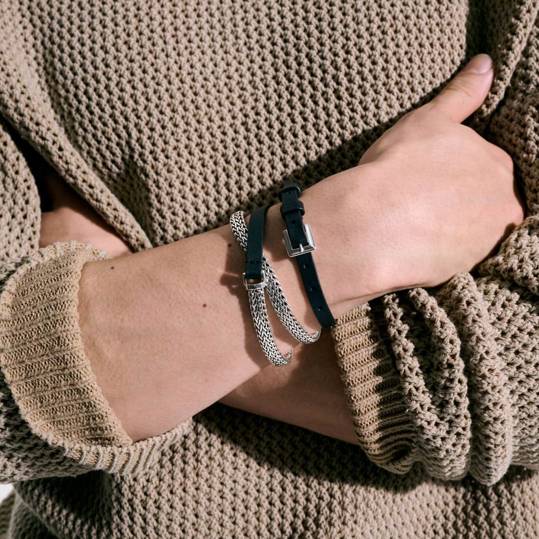 ジョン ハーディーのインスタグラム：「Our new Leather Wrap is the perfect addition to every wrist.」