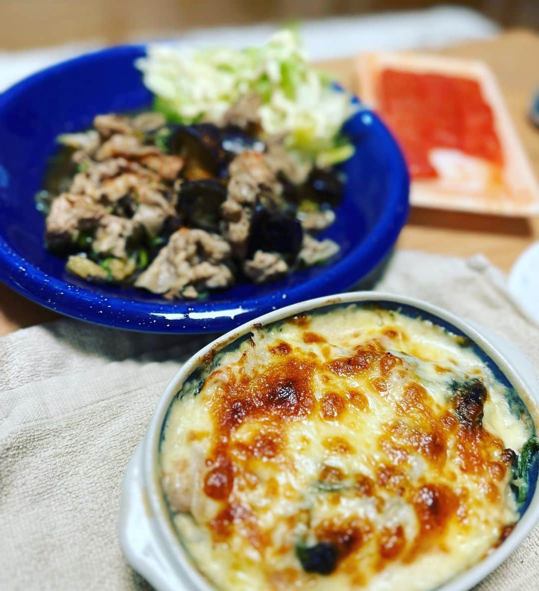 黒田絢子さんのインスタグラム写真 - (黒田絢子Instagram)「🥘🍛🍝🍜🍙  #アヤsキッチン  #自炊 #韓国料理 #イタリアン #和食 #キムチチゲ #チャミスル #そば #キーマカレー #茶色ばっかり #チーズタッカルビ #毎日好きなものを食べる」4月9日 11時15分 - ayakokuroda_official