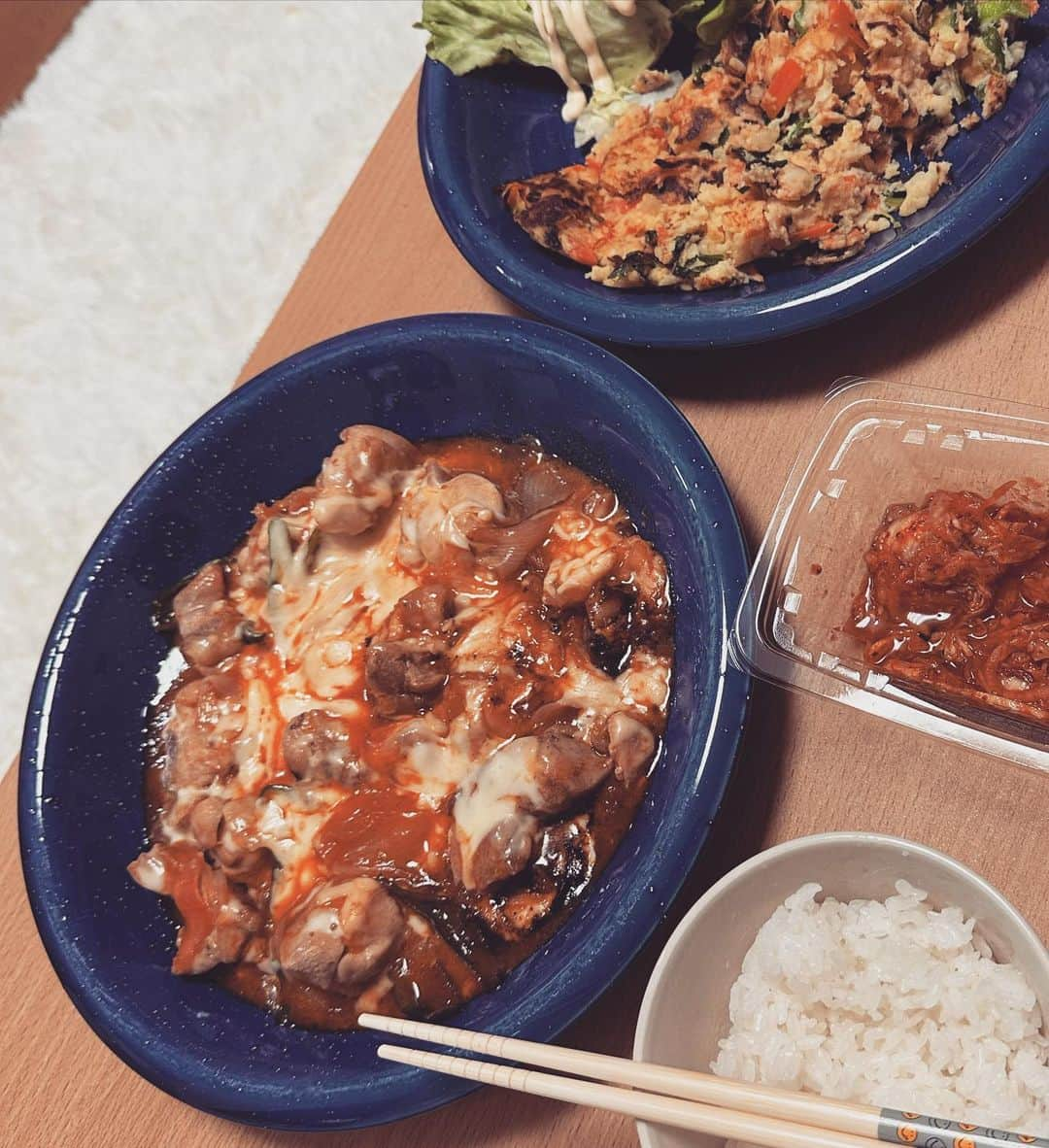 黒田絢子さんのインスタグラム写真 - (黒田絢子Instagram)「🥘🍛🍝🍜🍙  #アヤsキッチン  #自炊 #韓国料理 #イタリアン #和食 #キムチチゲ #チャミスル #そば #キーマカレー #茶色ばっかり #チーズタッカルビ #毎日好きなものを食べる」4月9日 11時15分 - ayakokuroda_official