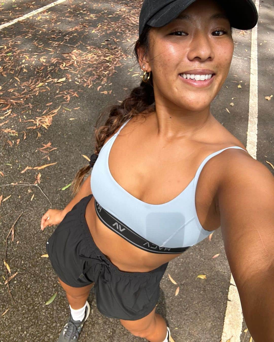 前田マヒナのインスタグラム：「Selfiessssss with @rvcajapan   #activewear #exercise #surf」